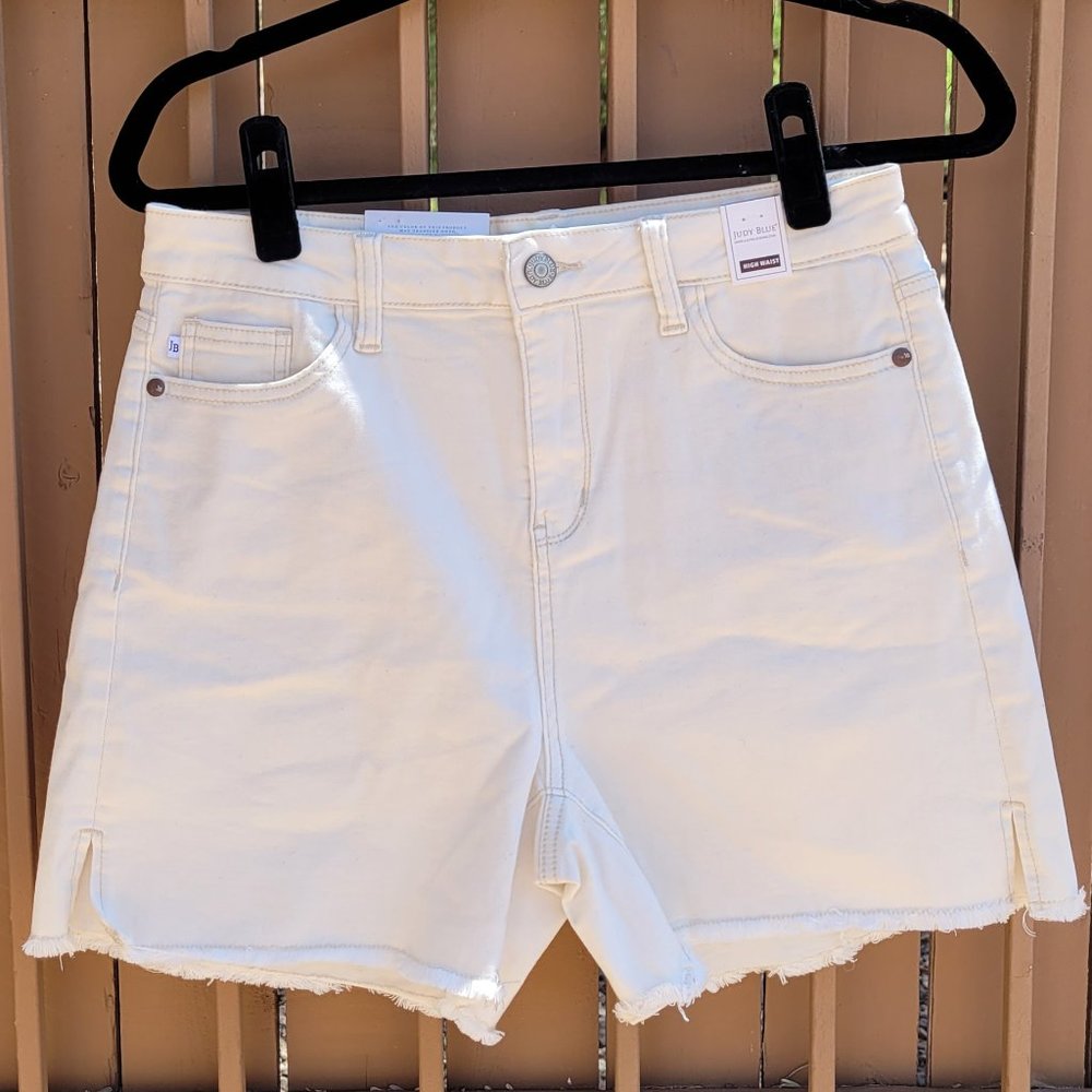 *** Cream Puff Denim Shorts: Large